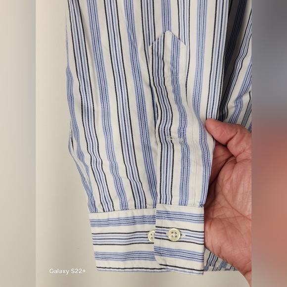 Men's Blue and White Striped Shirt #G12 - Picture 5 of 15